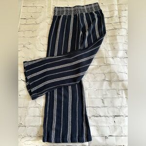 Indigo Rein Size Medium Linen And Rayon Pants, Waist 14–16 has stretch